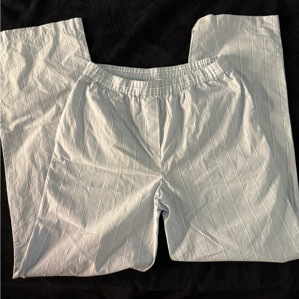 Aritzia Pyjama Set - Picture 6 of 7